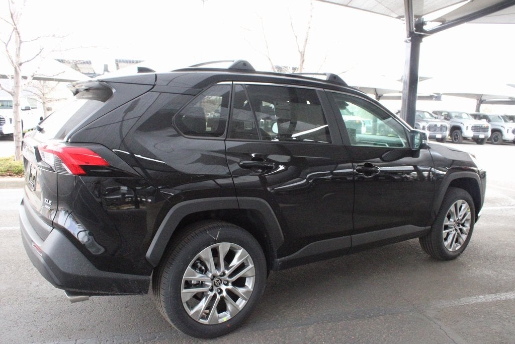 2025 Toyota RAV4 XLE Premium