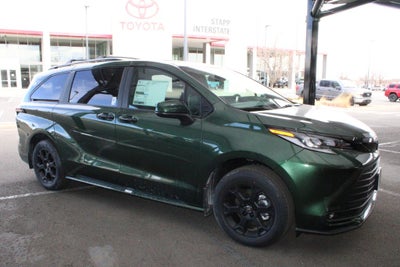 2026 Toyota Sienna Woodland Edition 7 Passenger