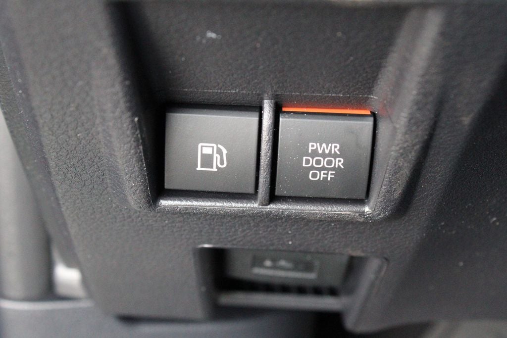 2026 Toyota Sienna Woodland Edition 7 Passenger