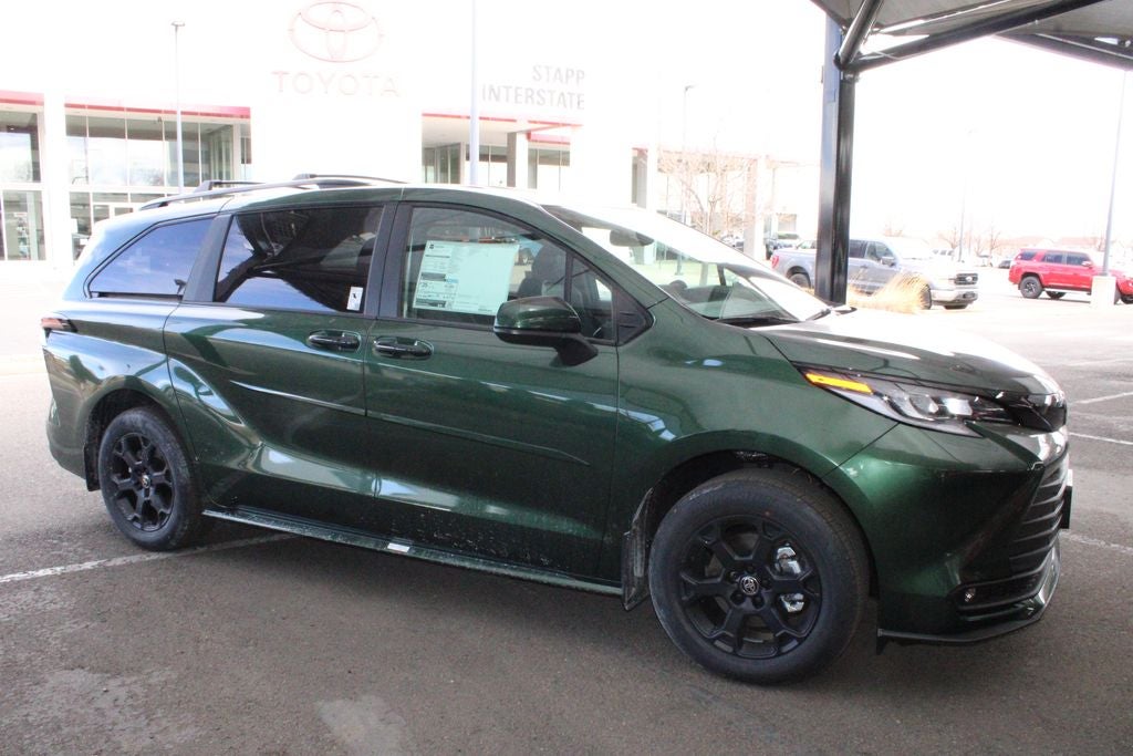 2026 Toyota Sienna Woodland Edition 7 Passenger