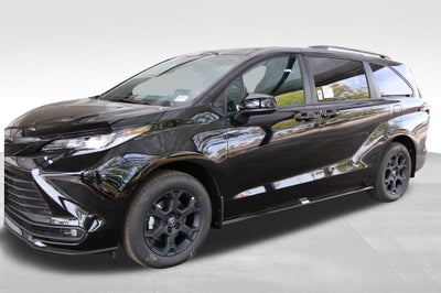 2026 Toyota Sienna Woodland Edition 7 Passenger