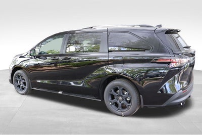 2026 Toyota Sienna Woodland Edition 7 Passenger