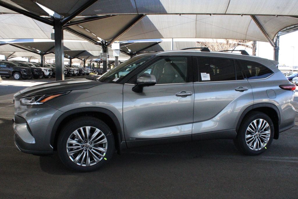 2026 Toyota Highlander Hybrid Platinum