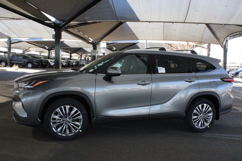2026 Toyota Highlander Hybrid Platinum