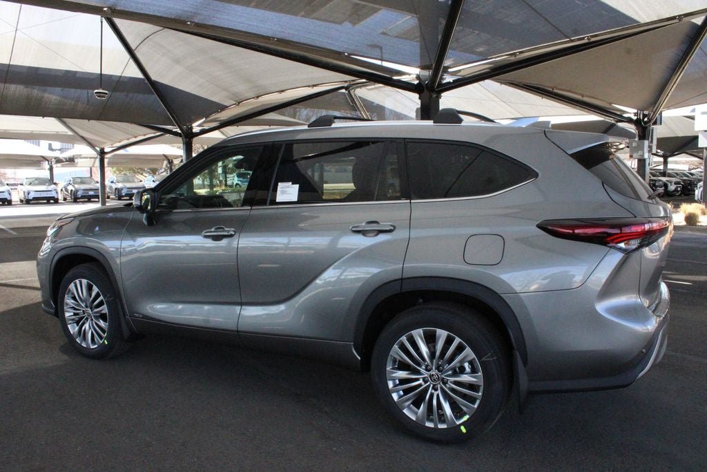2026 Toyota Highlander Hybrid Platinum
