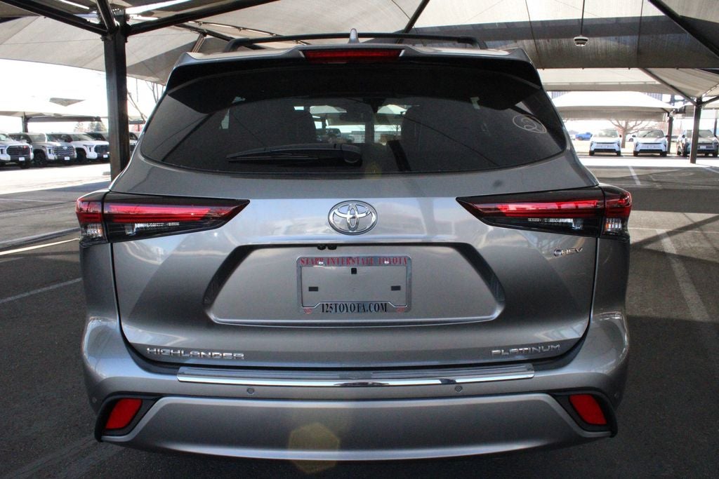 2026 Toyota Highlander Hybrid Platinum