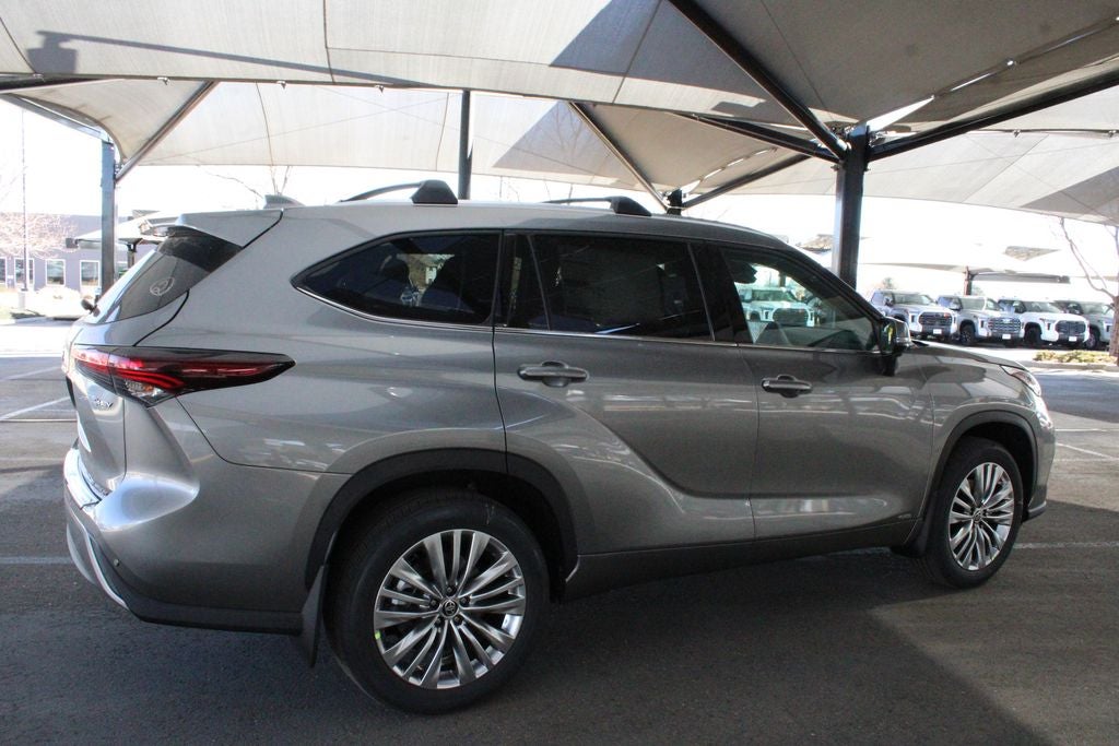 2026 Toyota Highlander Hybrid Platinum