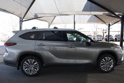 2026 Toyota Highlander Hybrid Platinum