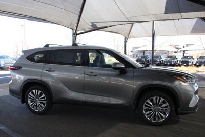 2026 Toyota Highlander Hybrid Platinum