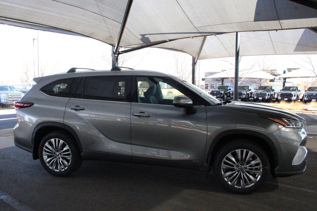 2026 Toyota Highlander Hybrid Platinum