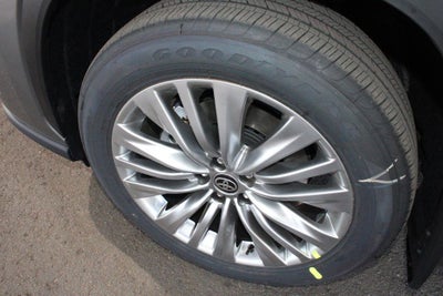 2026 Toyota Highlander Hybrid Platinum