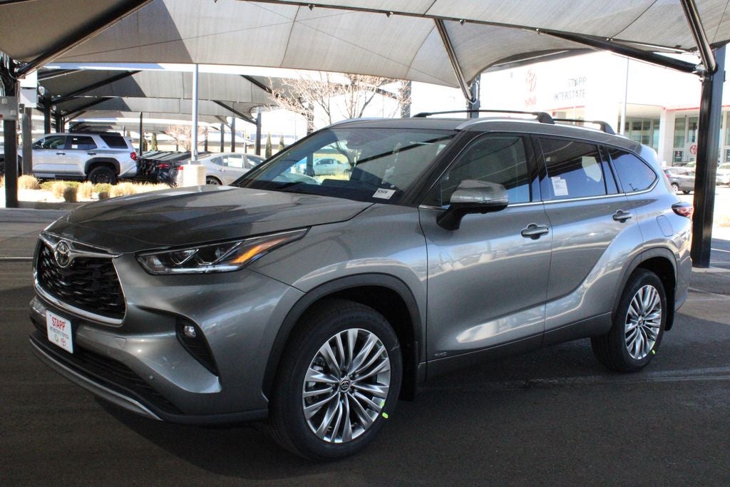 2026 Toyota Highlander Hybrid Platinum