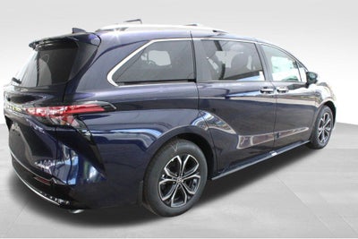 2026 Toyota Sienna Platinum 7 Passenger