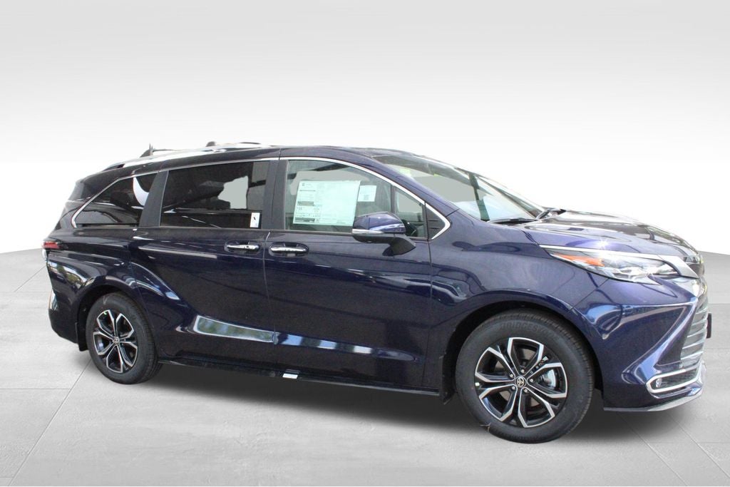 2026 Toyota Sienna Platinum 7 Passenger