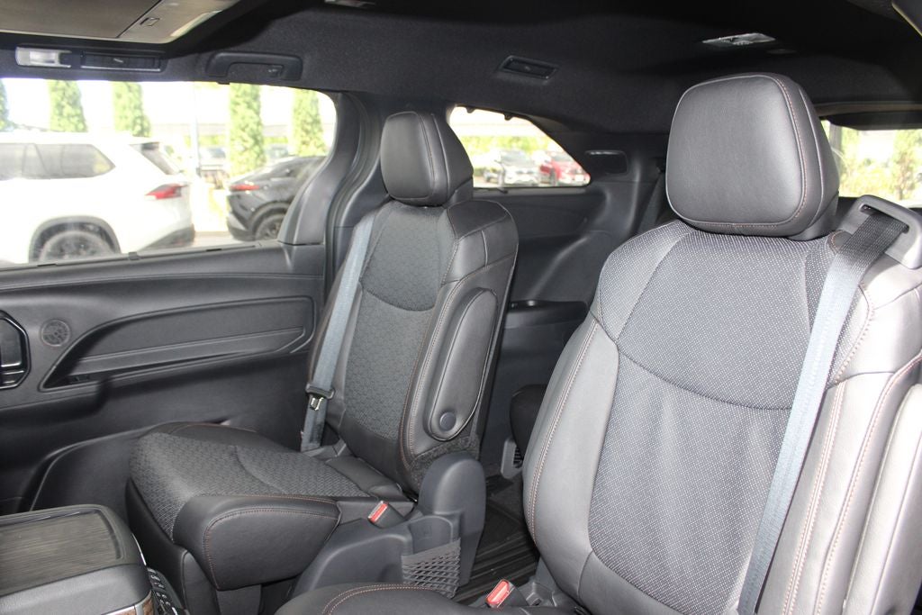 2026 Toyota Sienna Platinum 7 Passenger