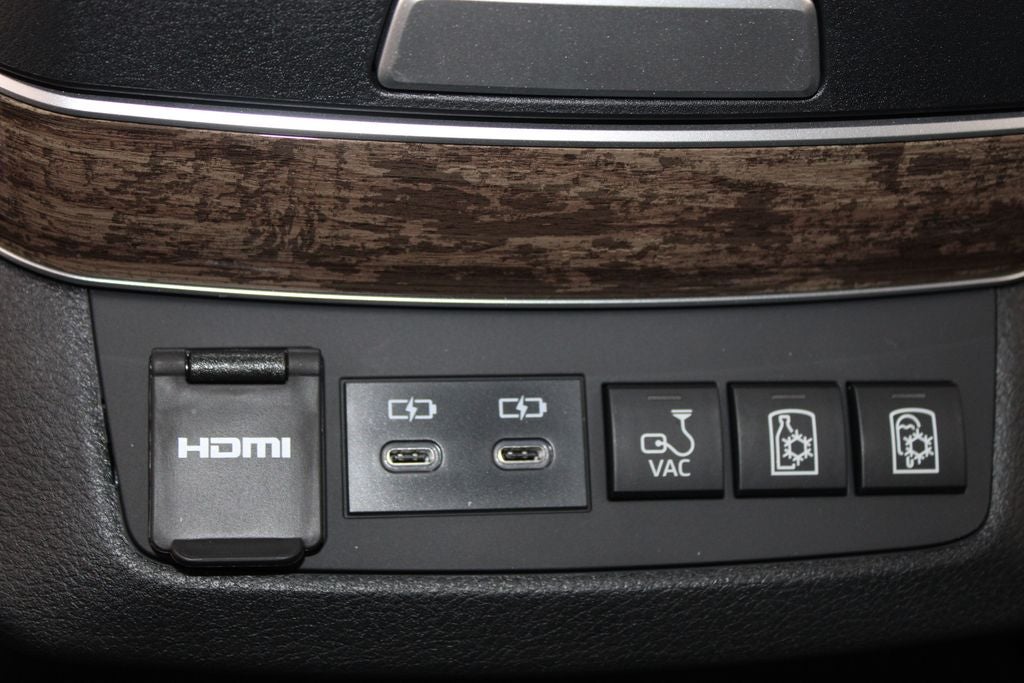2026 Toyota Sienna Platinum 7 Passenger