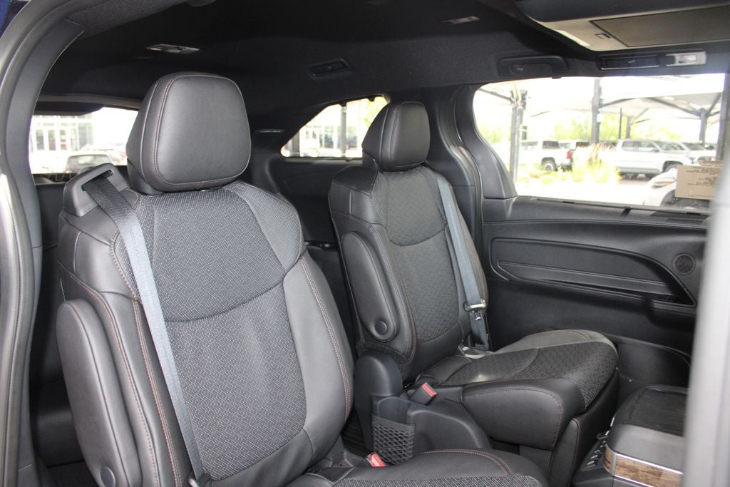 2026 Toyota Sienna Platinum 7 Passenger