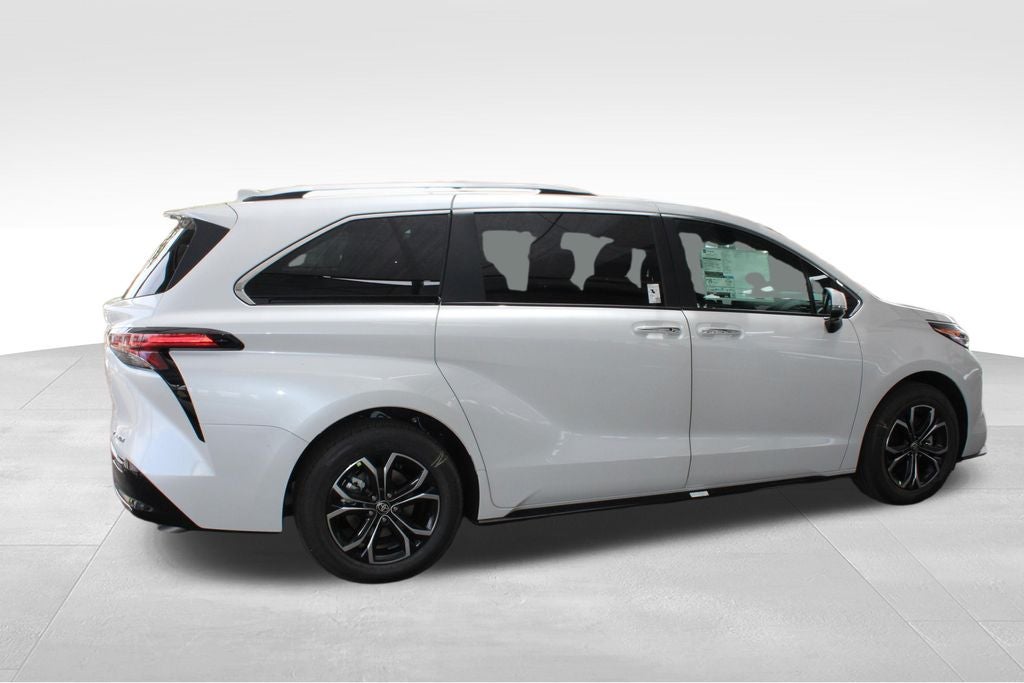 2026 Toyota Sienna Platinum 7 Passenger
