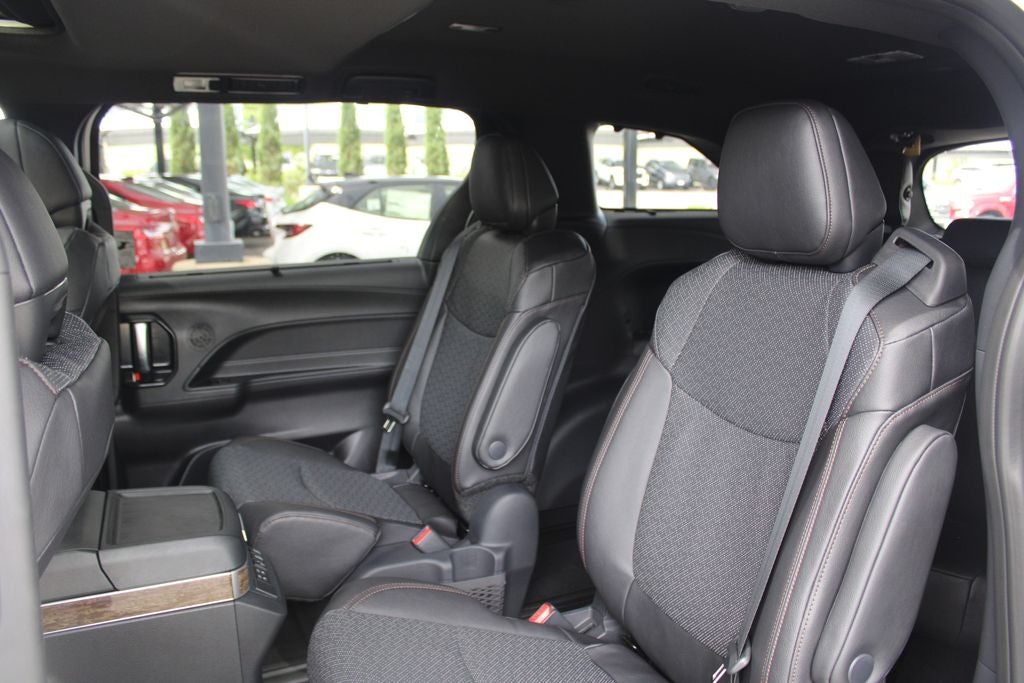 2026 Toyota Sienna Platinum 7 Passenger