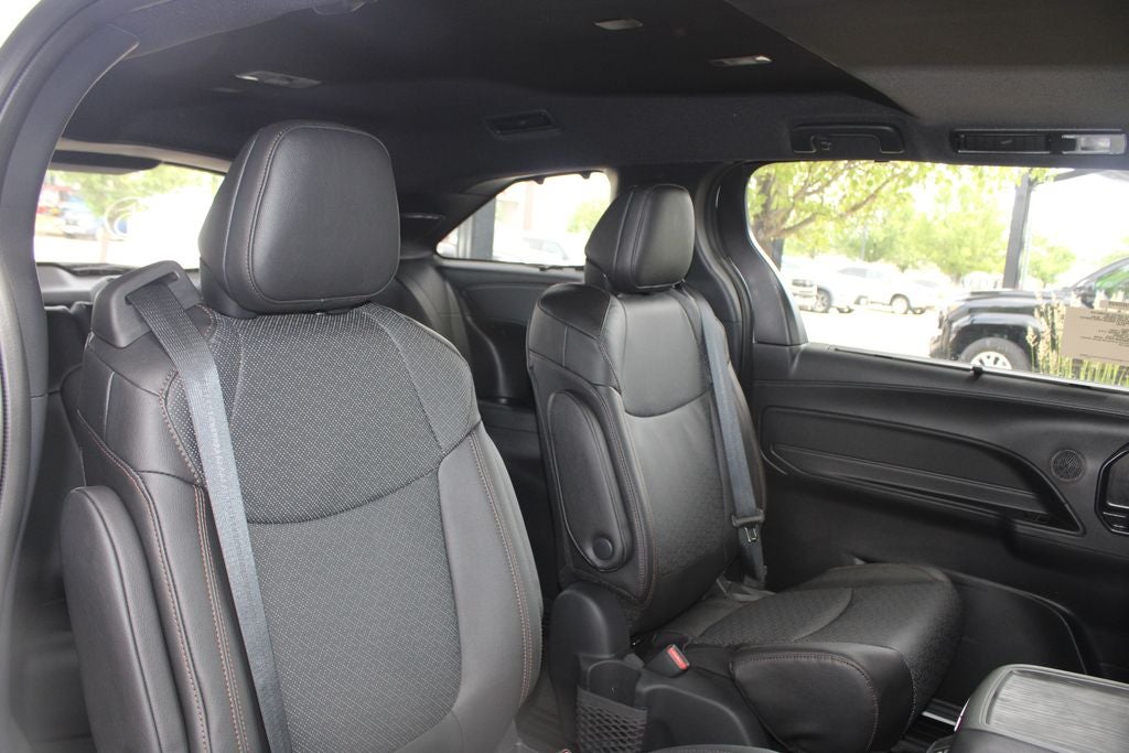2026 Toyota Sienna Platinum 7 Passenger