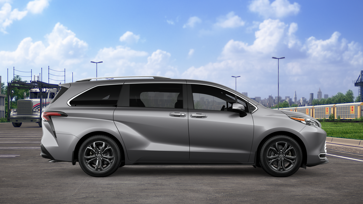 2026 Toyota Sienna Platinum 7 Passenger