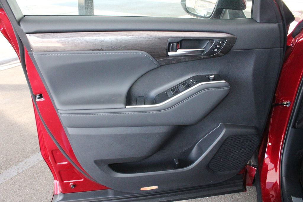 2026 Toyota Highlander Hybrid Limited