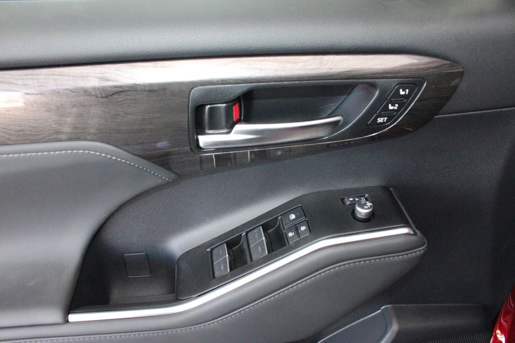 2026 Toyota Highlander Hybrid Limited