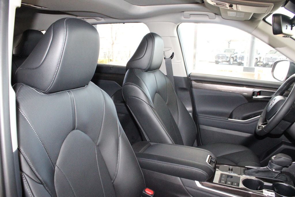 2026 Toyota Highlander Hybrid Limited