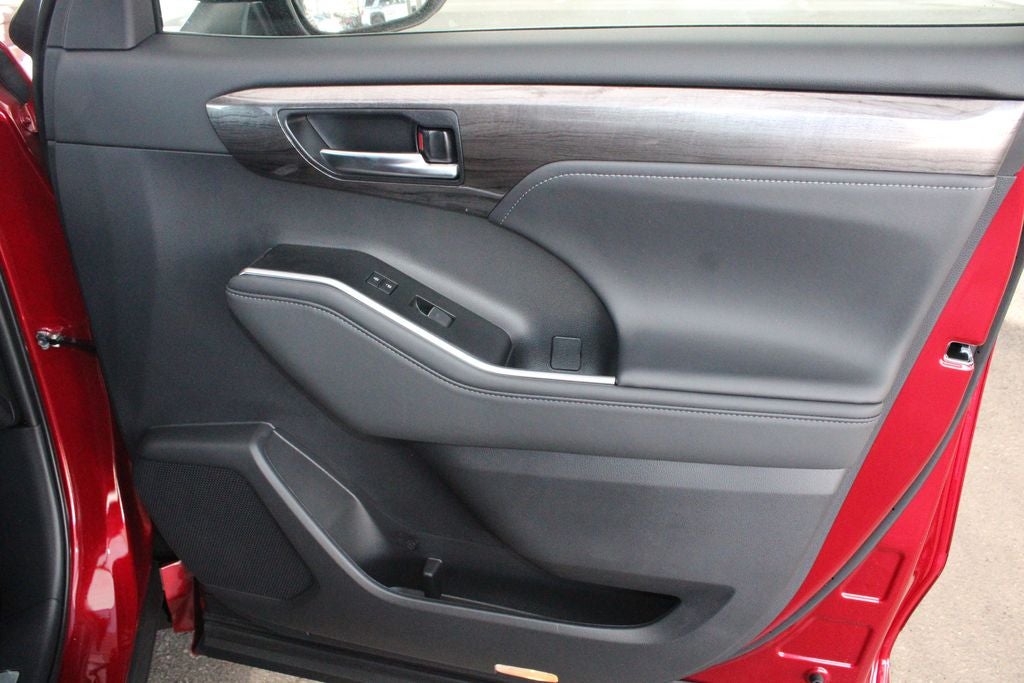 2026 Toyota Highlander Hybrid Limited