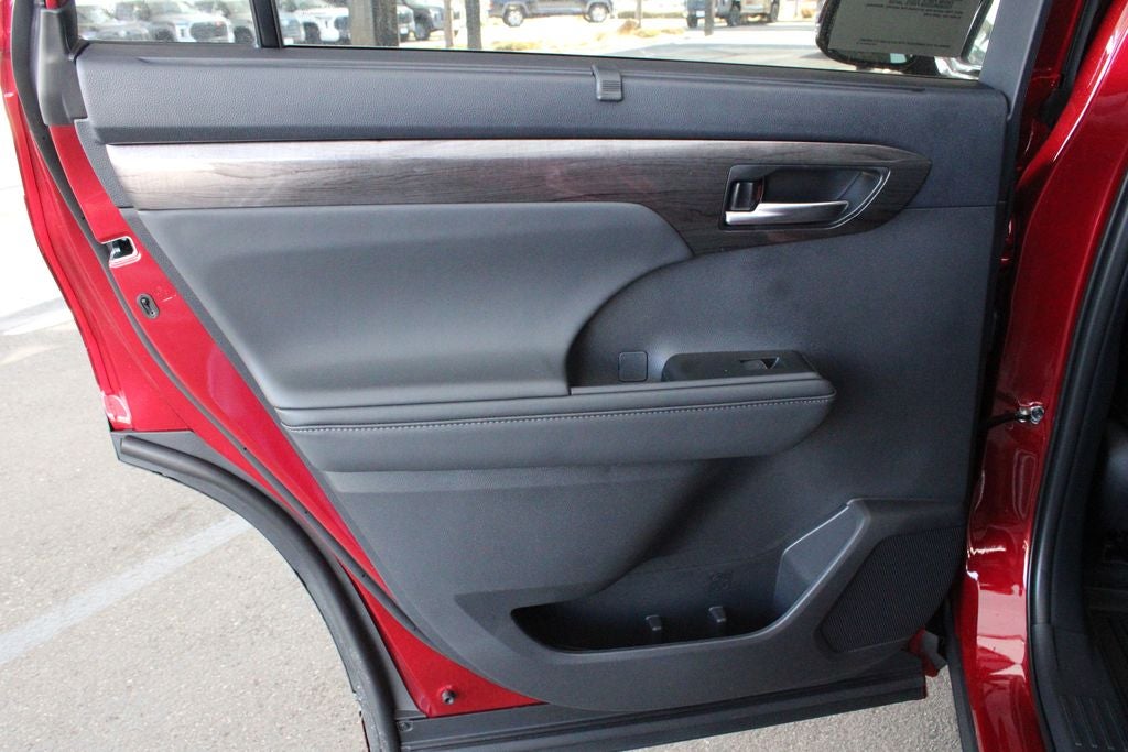 2026 Toyota Highlander Hybrid Limited