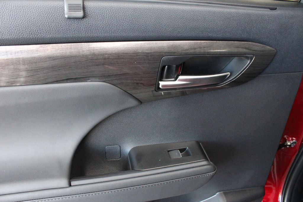 2026 Toyota Highlander Hybrid Limited