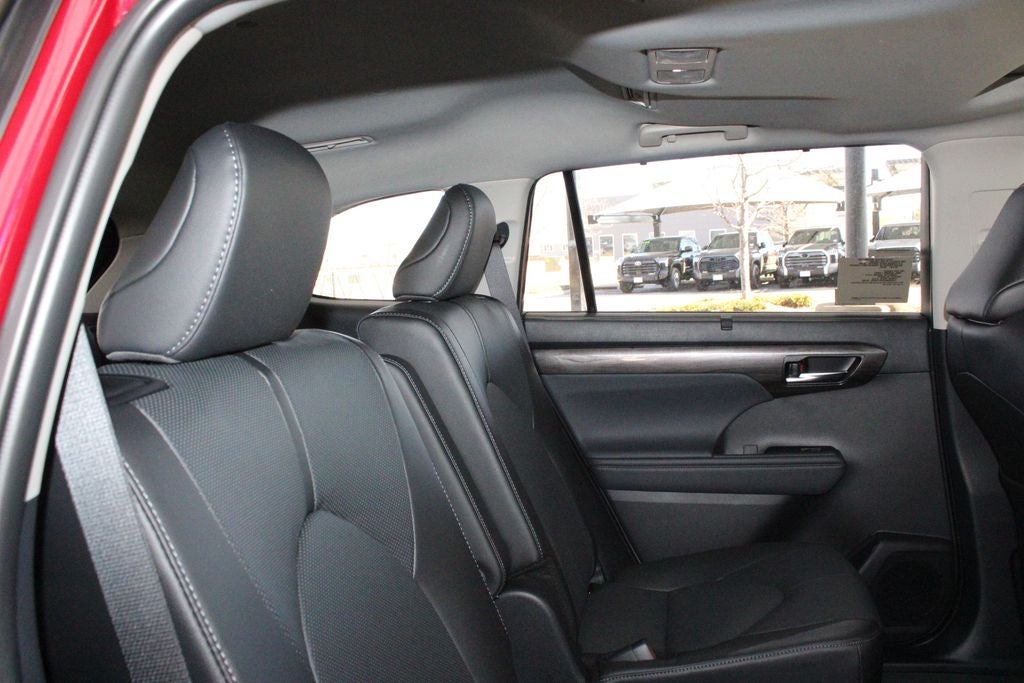 2026 Toyota Highlander Hybrid Limited