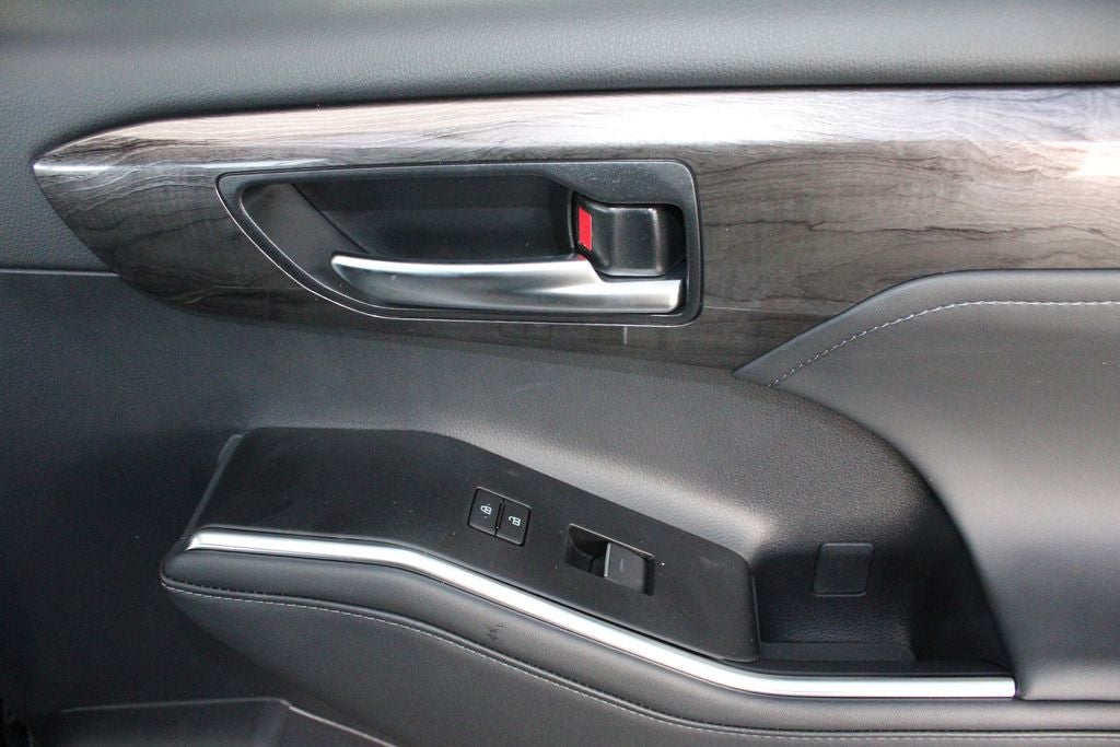 2026 Toyota Highlander Hybrid Limited