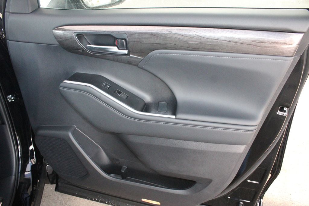 2026 Toyota Highlander Hybrid Limited