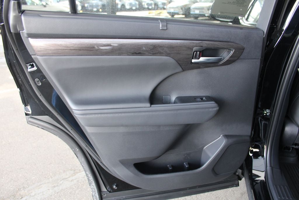 2026 Toyota Highlander Hybrid Limited