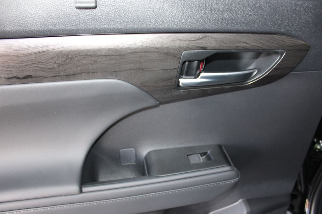 2026 Toyota Highlander Hybrid Limited