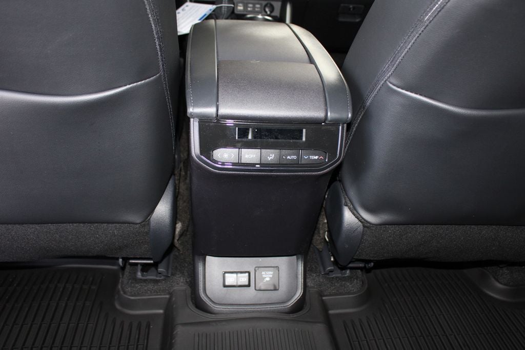 2026 Toyota Highlander Hybrid Limited