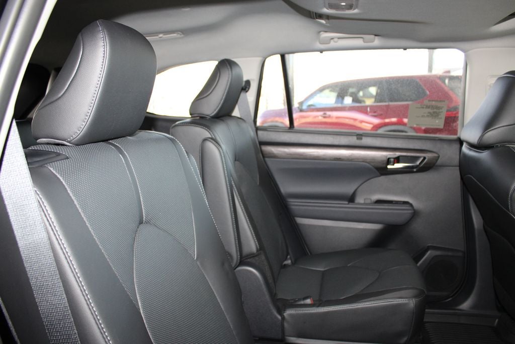 2026 Toyota Highlander Hybrid Limited