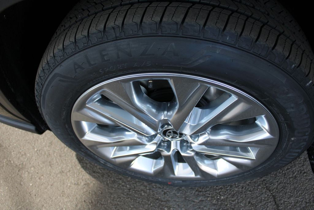 2026 Toyota Highlander Hybrid Limited