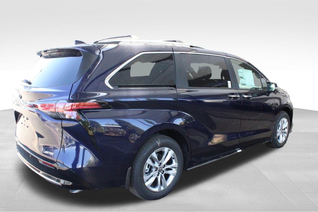 2026 Toyota Sienna Limited 7 Passenger