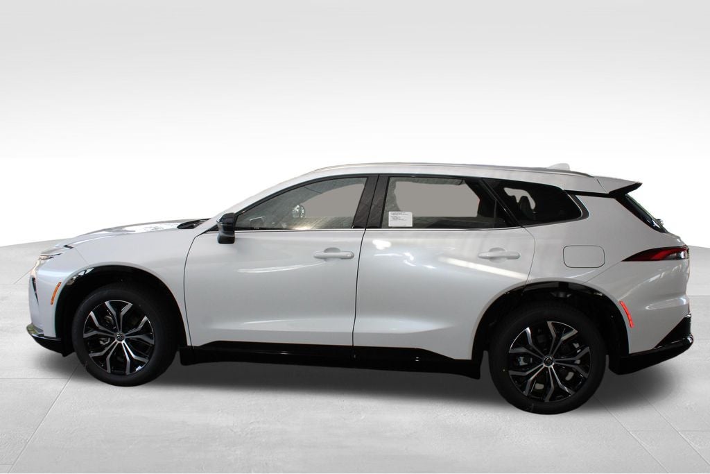 2026 Toyota Crown Signia XLE