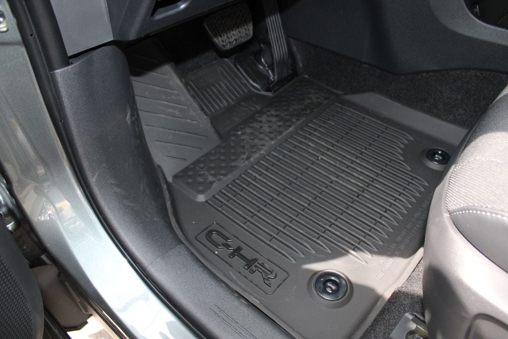 2026 Toyota C-HR SE