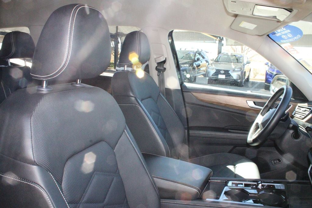 2025 Volkswagen Atlas 2.0T SE w/Technology