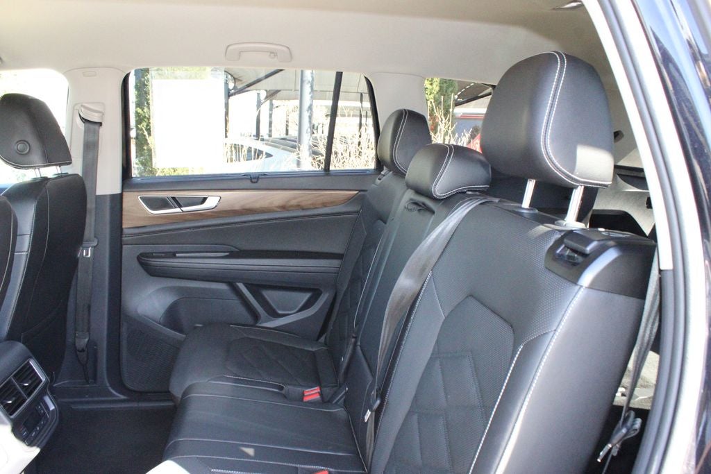 2025 Volkswagen Atlas 2.0T SE w/Technology