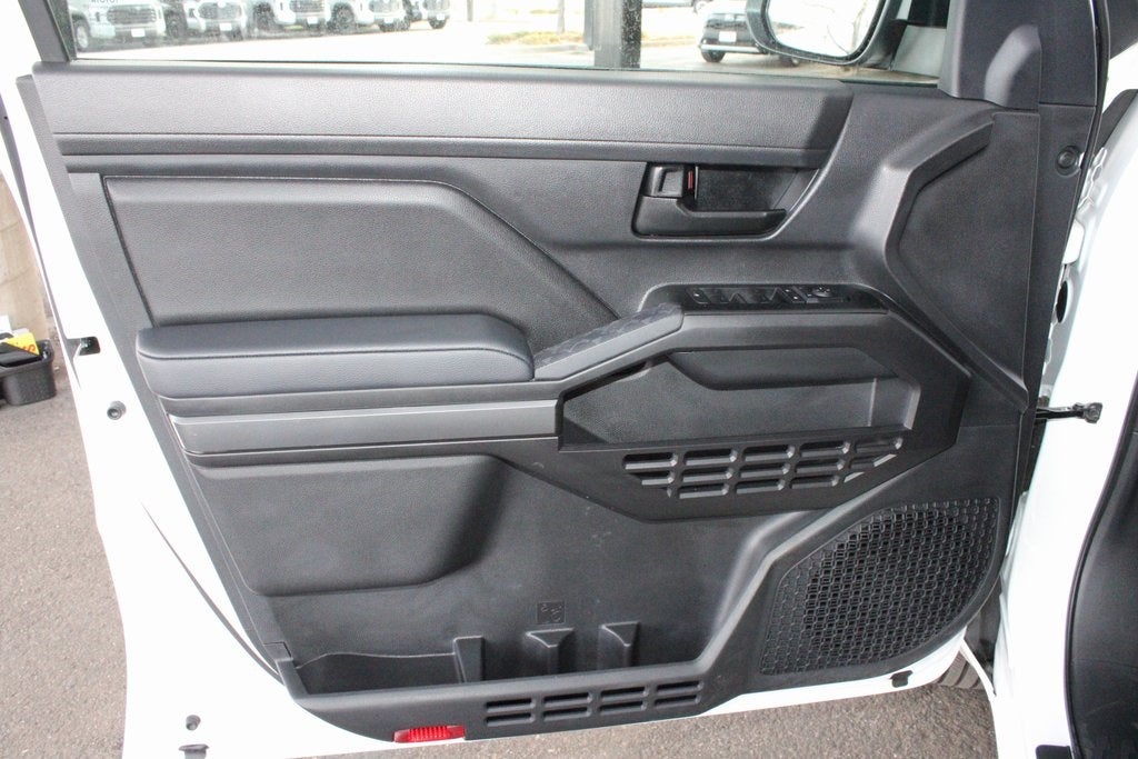 2025 Toyota TACOMA SR5 SR5