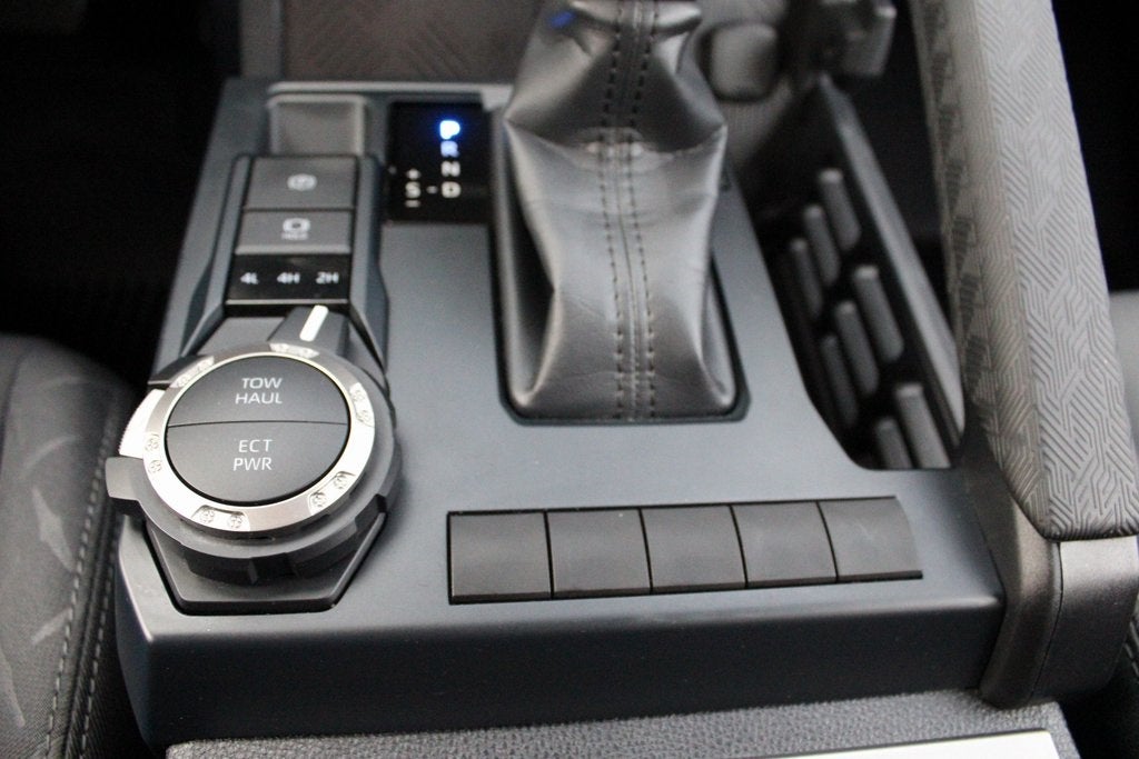 2025 Toyota TACOMA SR5 SR5