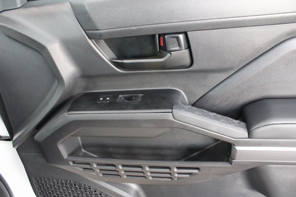 2025 Toyota TACOMA SR5 SR5