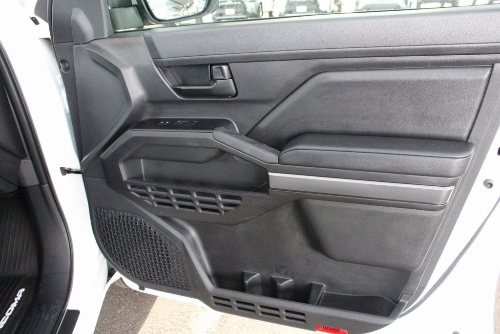 2025 Toyota TACOMA SR5 SR5