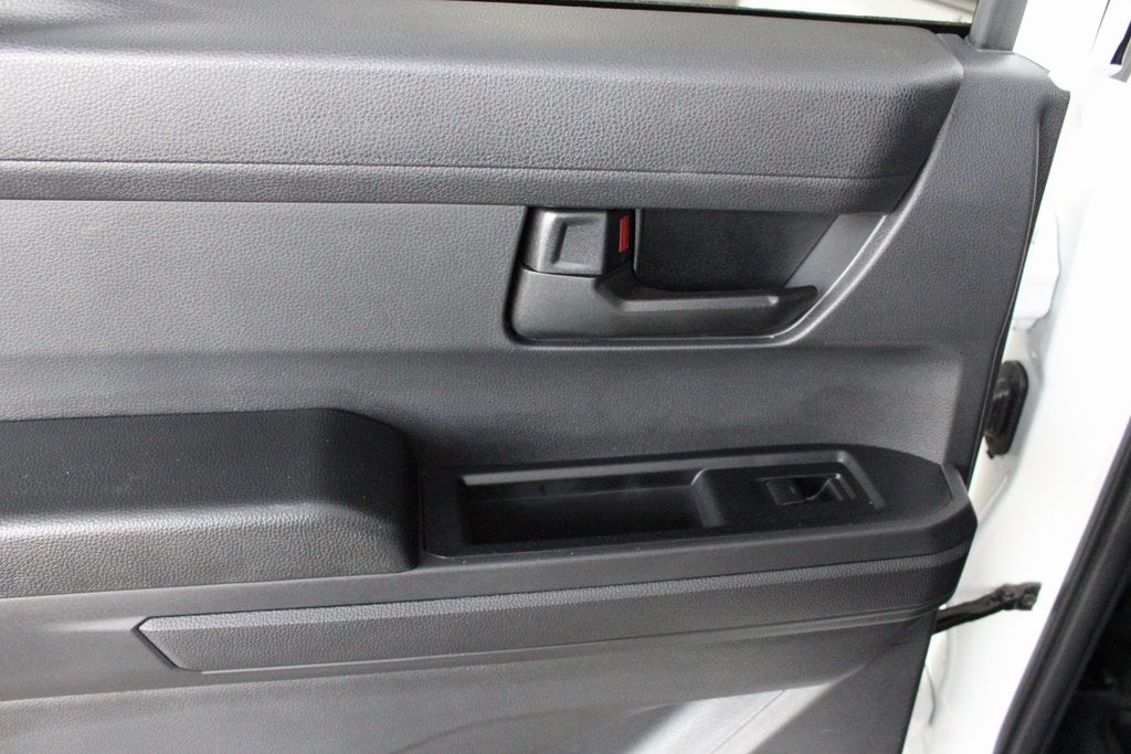 2025 Toyota TACOMA SR5 SR5