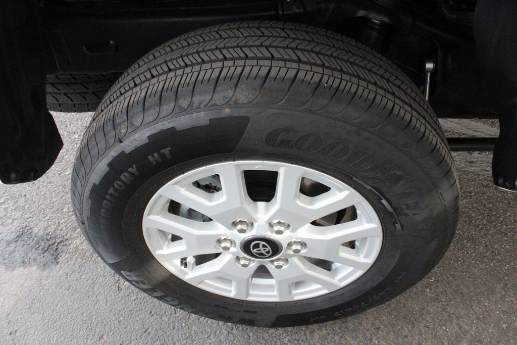 2025 Toyota TACOMA SR5 SR5